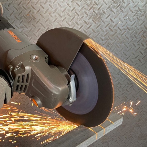 Угловая шлифмашина KWS 24-230: мощность 2400 Вт, диаметр 230 мм | KSEIBI